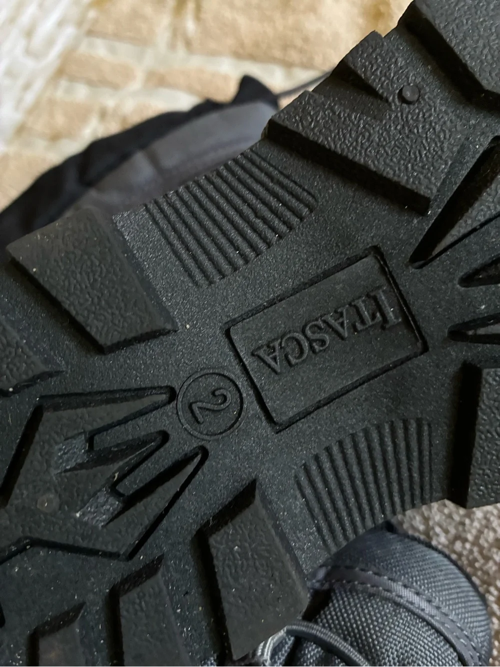 Itasca Black and Gray Kids Snow Boots